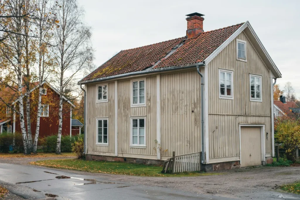 takets livsl ngd i svenskt klimat s vet du n r det r dags att renovera eller byta
