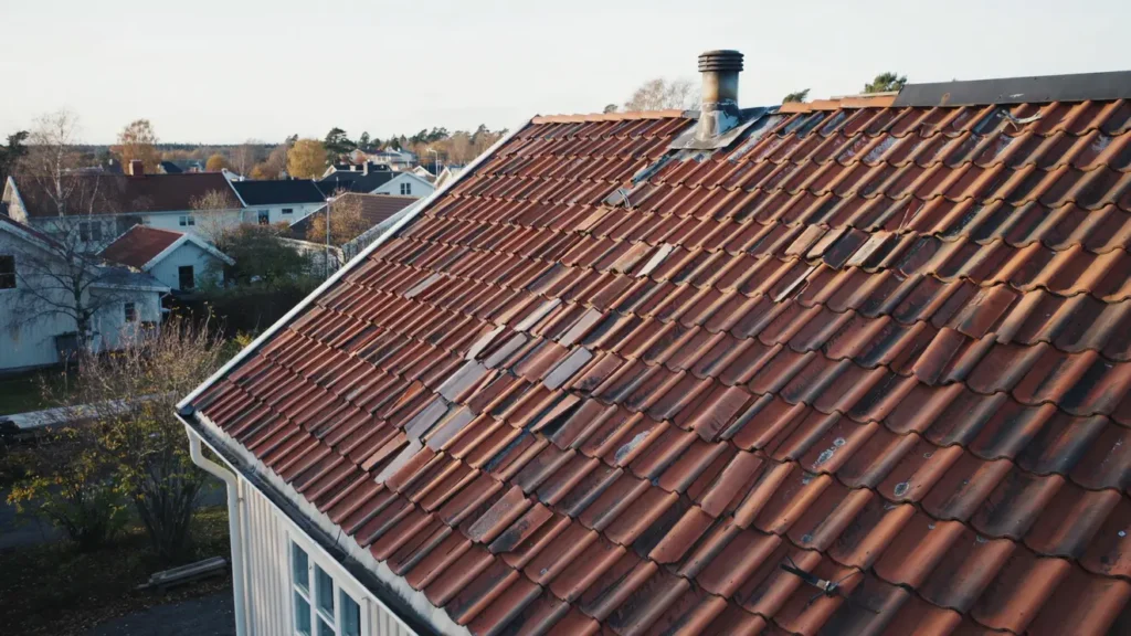 tg rd av ventilationsskorsten som orsakar vattenl ckage i mariefred
